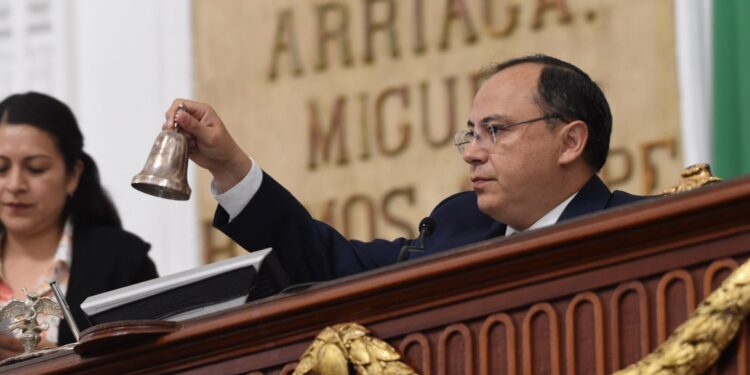 Gerardo Villanueva, "grotesco e indolente"