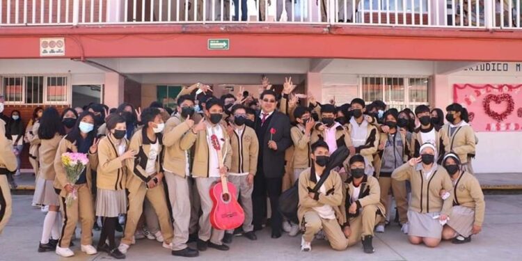 Atiende José Carlos Acosta planteles escolares en Xochimilco