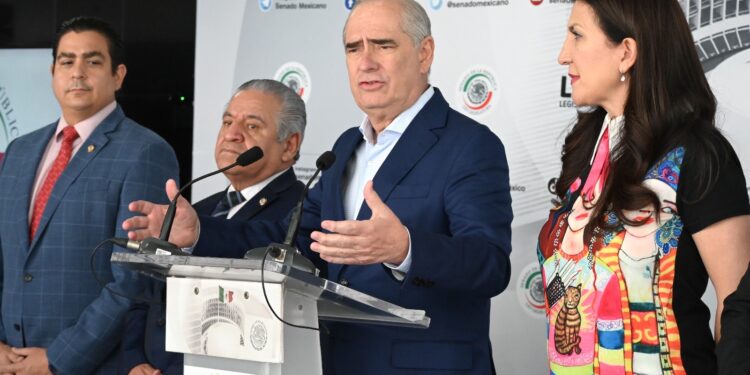 Combatirán plagio de tesis