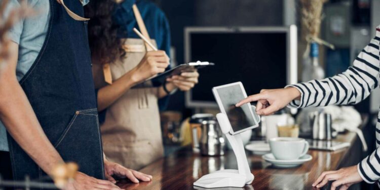 Phygitalización, la tendencia que marca la evolución de la omnicanalidad en 2023 y que revolucionará las ventas