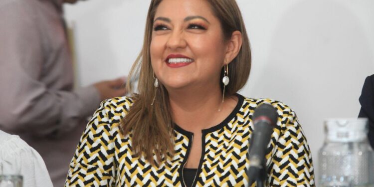 Exigen a Alfa González cumplir con demandas ciudadanas en Tlalpan