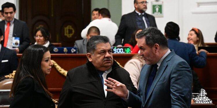 Otorgan licencia a Taboada