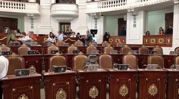 Panistas se ausentan y suspenden la sesión en el Congreso CDMX