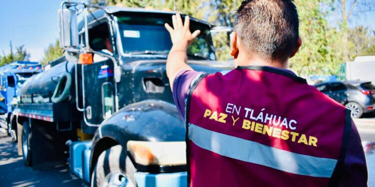 Alcaldía Tláhuac pone en marcha operativo emergente de distribución de agua