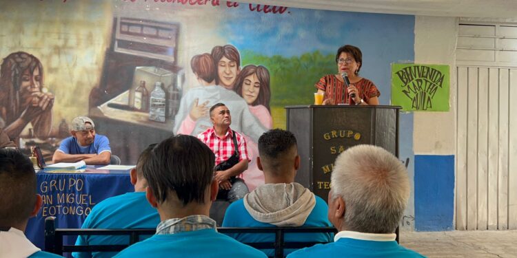 ‘Centros Colibrí’ apuestan por la vida: Martha Ávila