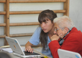 Ser adulto mayor, principal causa de discriminación en la CDMX