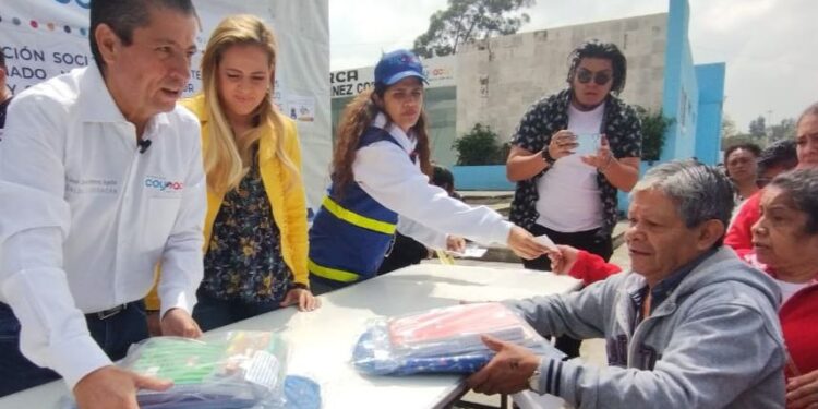 Entrega Coyoacán útiles escolares en apoyo a la economía familiar