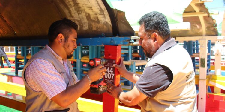 Emplacarán trajineras en Xochimilco