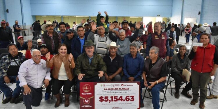Tláhuac apoya a campesinos damnificados por granizada