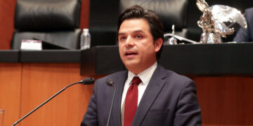 Nuevo sistema de salud, entre los legados de la 4T, afirma Zoé Robledo ante senadores de Morena 