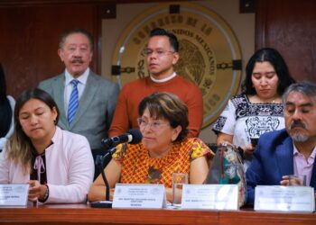 Manifestantes impiden sesión en el Congreso CDMX, Morena acusa a panistas