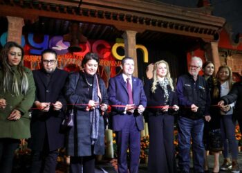 Inauguran ofrenda de leyendas del fútbol en Coyoacán