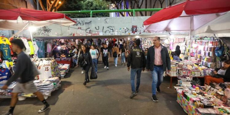 Sandra Cuevas exige a Batres levantar comercio de la Glorieta de Los Insurgentes