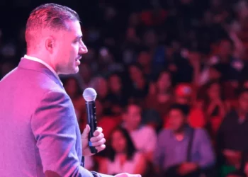 García Harfuch va por simpatía de jóvenes en la CDMX