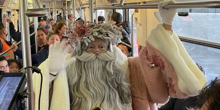 Santa Claus viaja en Metro