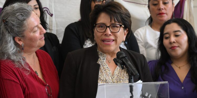 Castigan con prisión la violencia ácida, aprueban "Ley Malena"