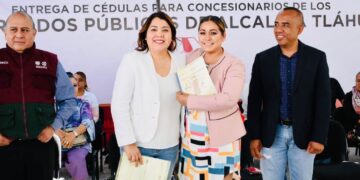 Tláhuac da certidumbre con cédulas a locatarios de sus 18 mercados públicos