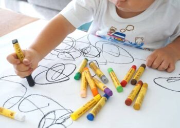 Escuelas públicas rechazan a niños con autismo