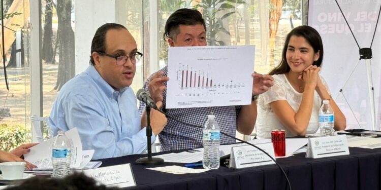 Activistas y diputados federales coinciden en que es un error incorporar prohibiciones para los vaporizadores en la Constitución