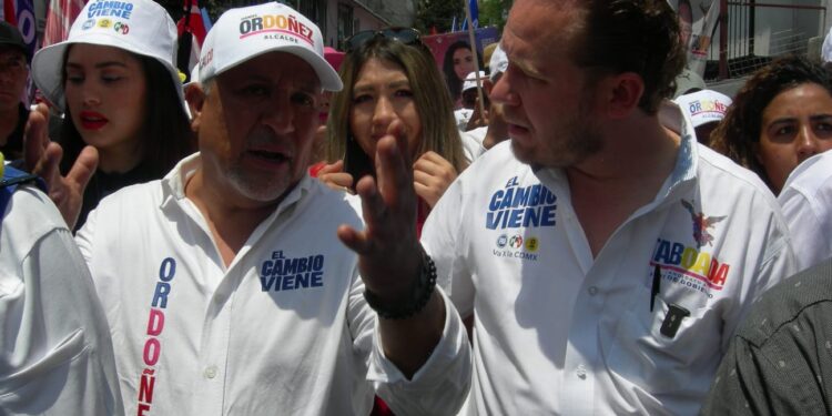 Daniel Ordoñez rescatará la colonia Campamento 2 de Octubre, en Iztacalco