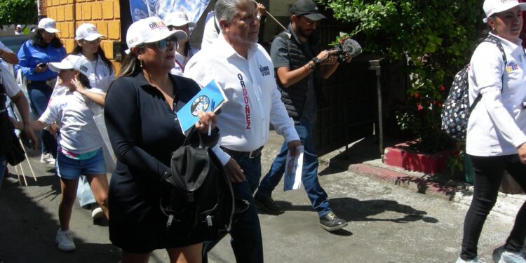 Armando Quintero es como el agua puerca: Daniel Ordoñez