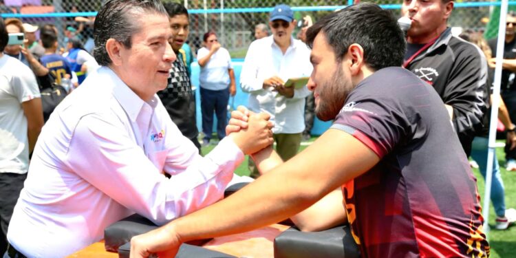 Entrega Giovani Gutiérrez Polideportivo de primer nivel en Culhuacanes