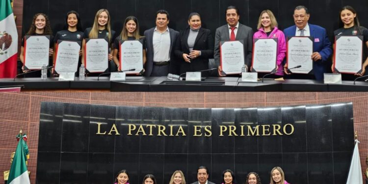 Senado, reconoció a la Selección Nacional de Gimnasia Rítmica en Conjunto