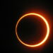 Eclipse solar deslumbra a México: “Anillo de fuego” ilumina los cielos