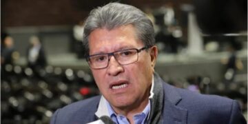 Ricardo Monreal defiende nuevo órgano descentralizado para telecomunicaciones