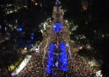 Más de 200 mil personas se reúnen a ritmo de Polymarchs en Reforma