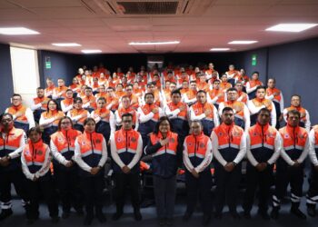 ‘Ángeles Guindas’ cuidan a la población de Iztapalapa