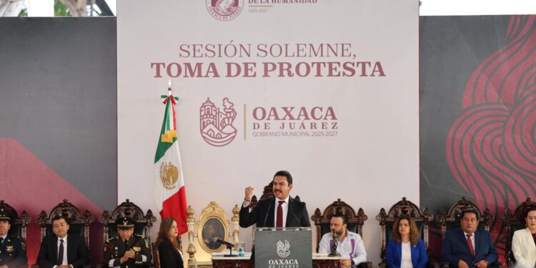 Mujeres despedidas protestan contra Salomón Jara en Oaxaca