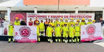 Tláhuac da banderazo a su brigada contra incendios forestales