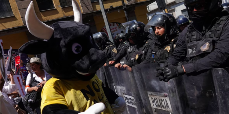 Diputados adelantan sesión para discutir corridas de toros