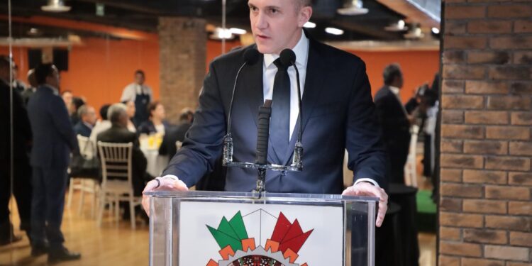 ¡Los Ojos de la Capital!