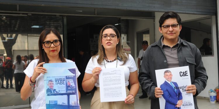 Acusan a Tabe de promocionar su imagen con recursos públicos 