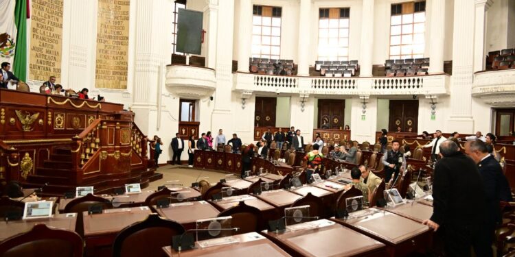 ¡Los Ojos de la Capital!