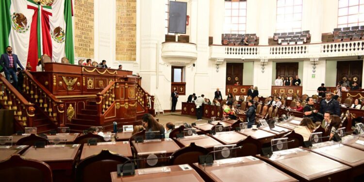 ¡Los Ojos de la Capital!