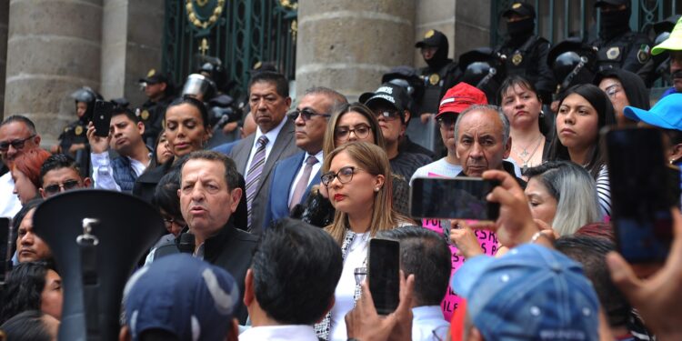 ¡Los Ojos de la Capital!