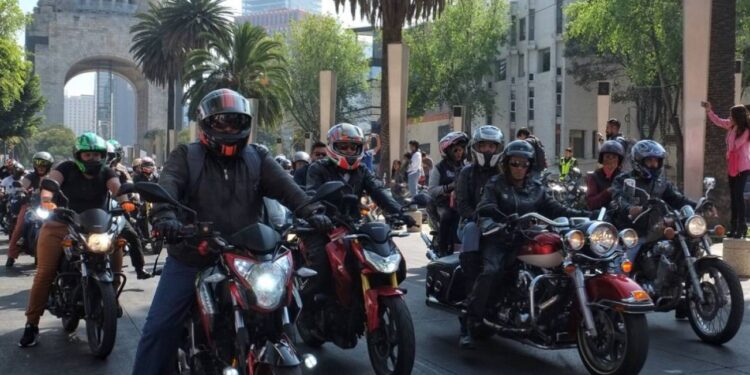 Motocicletas sin control y menores vulnerables en la CDMX