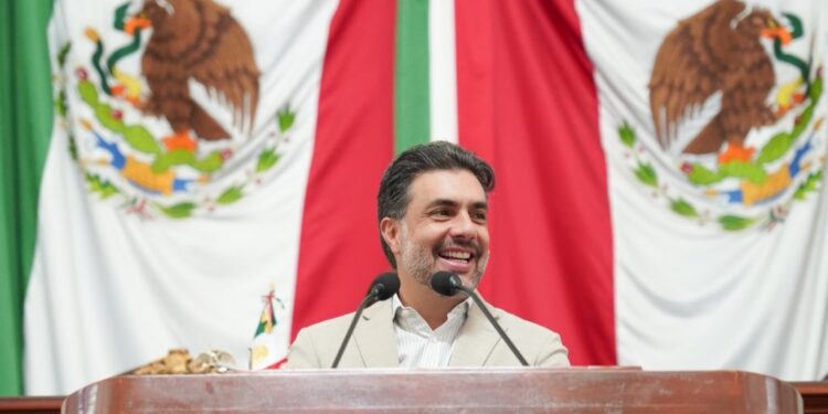 Inversión en medios, propone Sesma para fortalecer comunicación legislativa