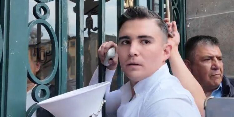 ¡Los Ojos de la Capital!