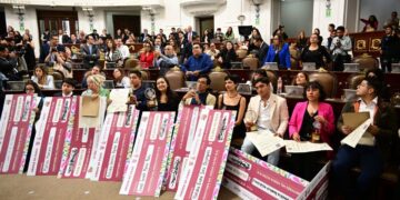 ¡Los Ojos de la Capital!