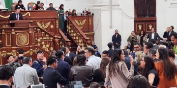 Congreso CDMX aprueba sin debate Ley de Electromovilidad que regula scooters, bicis y motos eléctricas