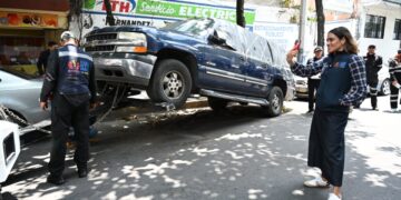 Ale Rojo maquilla abandono con grúas: operativo chatarra sin estrategia real