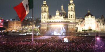 Residente sacude el Zócalo: protesta, poder y política en clase de rap