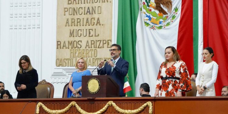 ¡Los Ojos de la Capital!