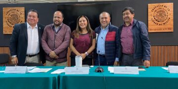 Legisladores prometen mejoras mientras el transporte se deteriora