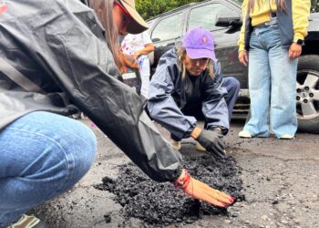 Rojo de la Vega atiende quejas vecinales en tiempo real en Roma Sur
