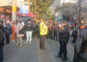 Trabajadores de IMSS Bienestar colapsan las calles de la CDMX; exigen mejoras laborales